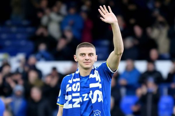 Everton's Ukrainian left-back Vitali Mykolenko was delighted to be given the opportunity to start in Everton's recent FA Cup win over Hull City. must play until extra time Despite financial problems at the start of the season, Everton had plans to let some players out of the squad, especially the excess that had already become reserves, so there was enough money to be drawn. New to the team and Everton decided to pull Vitali Mykolenko from Dinamo Kiev to join the team to replace Luca Digne, who is preparing to part ways with Everton, which has Many teams are interested, especially Chelsea, who are having problems in the left-back position. And Rafael Benitez decided to start Vitali Mycolenko in their latest FA Cup match against Hull City, which was a result of Vitali Maico. Lenko in the latest match was considered very satisfying and was given the opportunity to play the full 120 minutes before Everton narrowly defeated Hull City and Vitali Mykolenko. Will be given the opportunity to start again in the next match at Everton to open Goodison Park to meet Leicester City. After getting the chance to start in the latest match, Vitali Mykolenko admitted that he was very happy and thanked everyone for giving them the opportunity and always supporting each other. My first 120 minutes with Everton were great and I have to thank the manager and all my team-mates and the fans who have always supported me, which is very important.